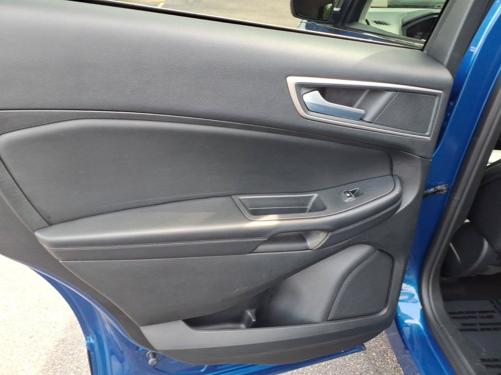 Used 2024 Ford Edge SEL AWD/4WD image 8