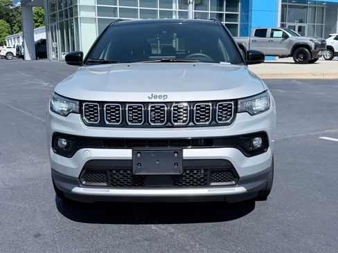 Used 2025 Jeep Compass Limited AWD/4WD image 3