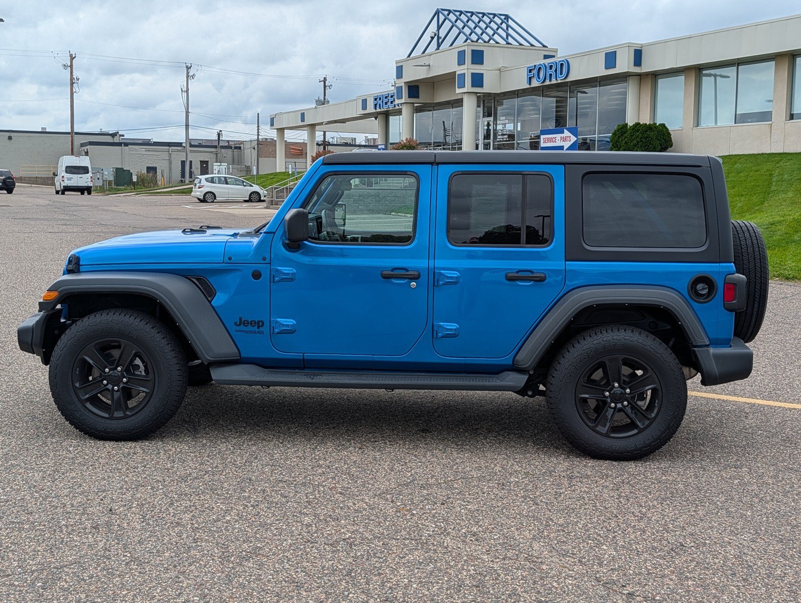 Used 2022 Jeep Wrangler Unlimited Sport AWD/4WD image 2