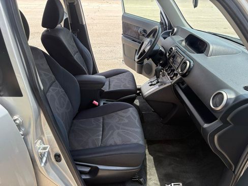 Used 2013 Scion xB FWD image 16
