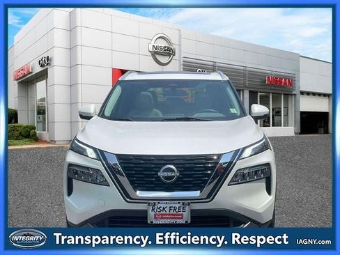 Used 2023 Nissan Rogue SL AWD/4WD image 2