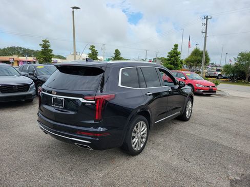 Used 2021 Cadillac XT6 Premium Luxury FWD image 6