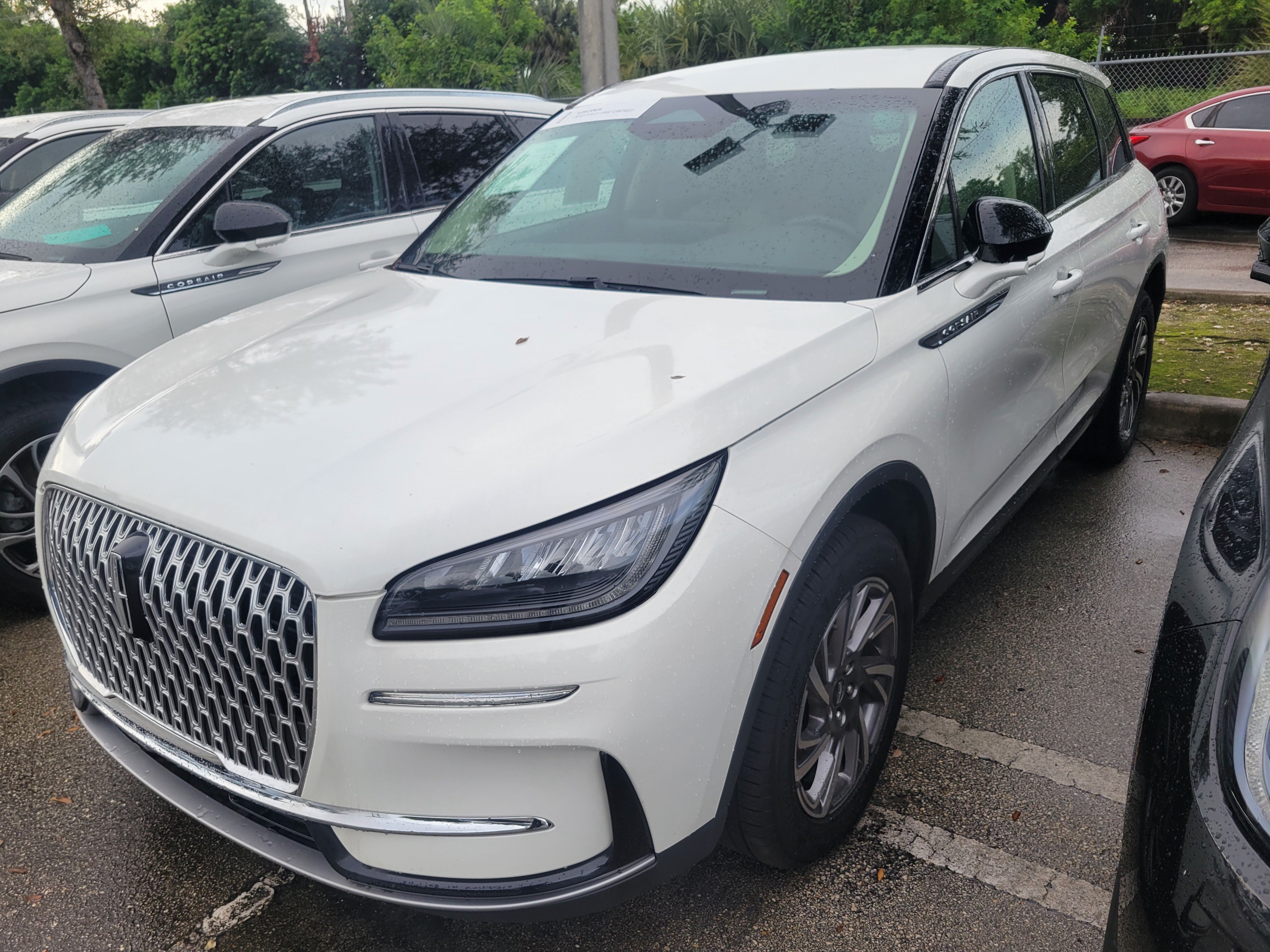 Certified 2024 Lincoln Corsair FWD image 2
