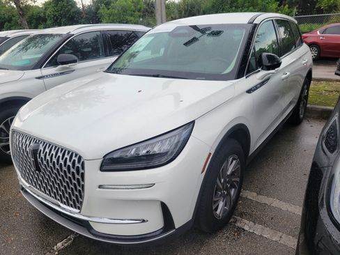 Certified 2024 Lincoln Corsair FWD image 2