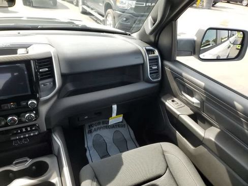 New 2026 RAM 1500 Express AWD/4WD image 15