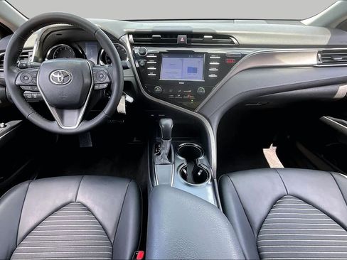 Used 2020 Toyota Camry SE FWD image 14