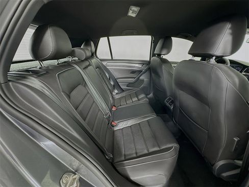 Used 2019 Volkswagen Golf R 4-Door image 26