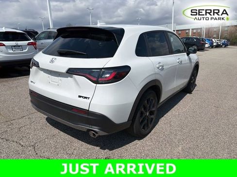 Used 2024 Honda HR-V Sport image 3