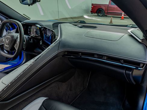 Used 2025 Chevrolet Corvette Stingray Preferred Cpe w/ Stealth Interior Trim Package RWD image 13