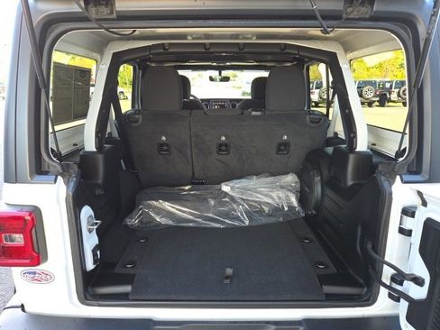 Used 2021 Jeep Wrangler Unlimited Sahara image 47