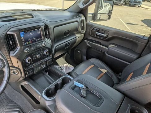 Used 2022 GMC Sierra 2500 AT4 w/ AT4 Premium Plus Package AWD/4WD image 22