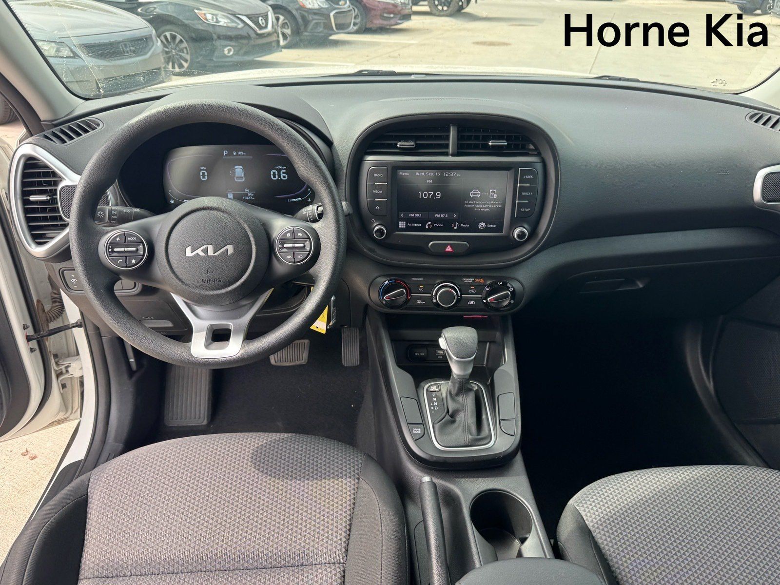 Used 2023 Kia Soul LX FWD image 14