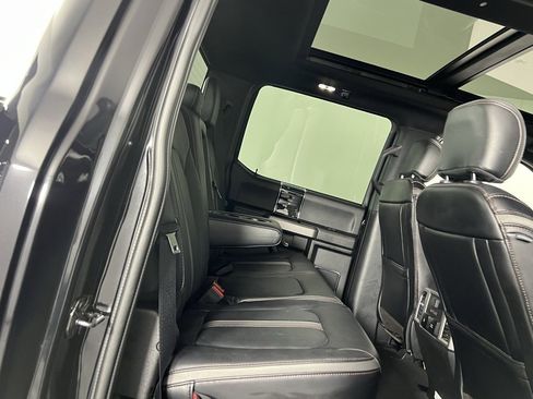 Used 2021 Ford F450 Platinum w/ FX4 Off-Road Package image 30