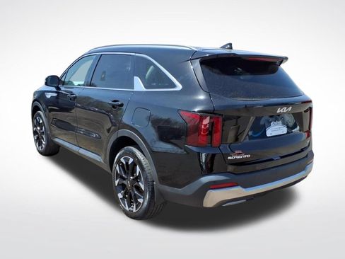 Used 2024 Kia Sorento EX AWD/4WD image 3