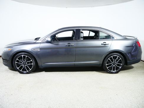 Used 2017 Ford Taurus Limited AWD/4WD image 4