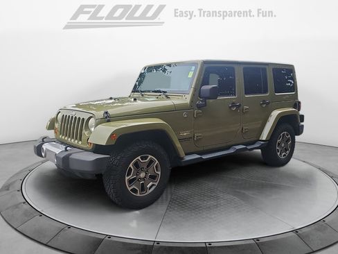Used 2013 Jeep Wrangler Unlimited Sahara w/ Connectivity Group AWD/4WD image 4