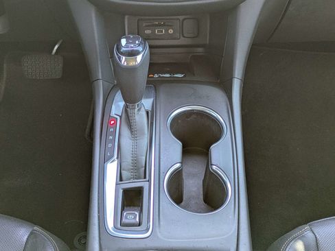 Used 2020 Chevrolet Equinox Premier FWD image 22