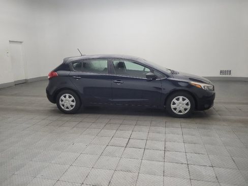 Used 2017 Kia Forte LX FWD image 11