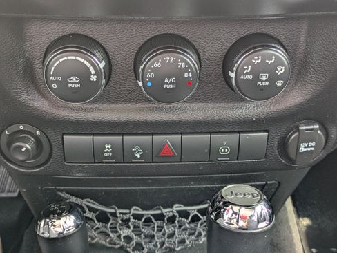 Used 2012 Jeep Wrangler Unlimited Sahara w/ Connectivity Group image 24