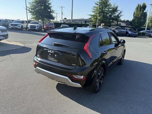 Certified 2023 Kia Niro SX Touring FWD image 8