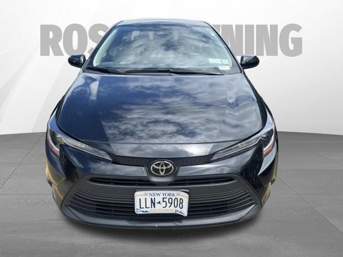 Used 2023 Toyota Corolla LE FWD image 2