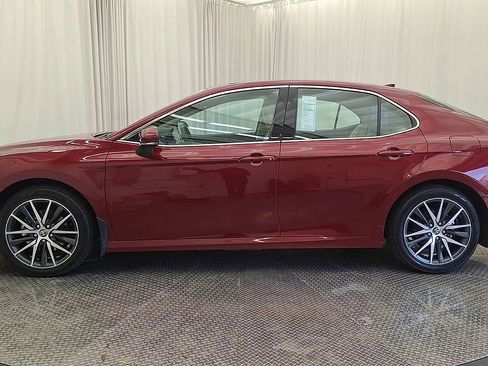 Certified 2022 Toyota Camry XLE w/ Cold Weather Package FWD image 8