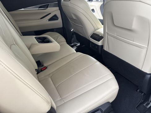 Used 2023 INFINITI QX60 Luxe w/ Vision Package FWD image 14