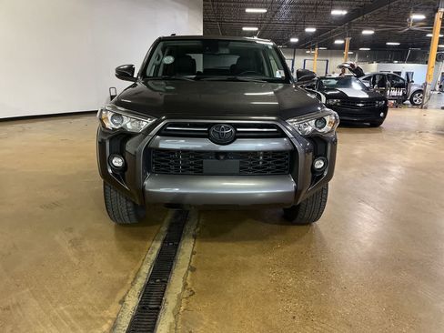 Used 2023 Toyota 4Runner SR5 Premium w/ Moonroof Package AWD/4WD image 3