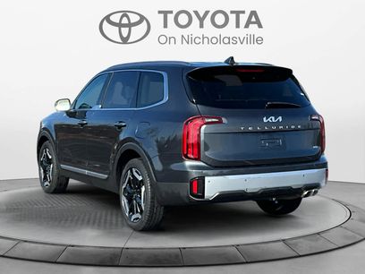 Used 2024 Kia Telluride S w/ S Sunroof Package