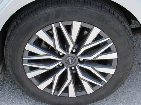 Used 2024 Nissan Altima 2.5 SV FWD image 14