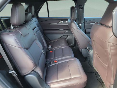New 2026 Ford Explorer Platinum image 27