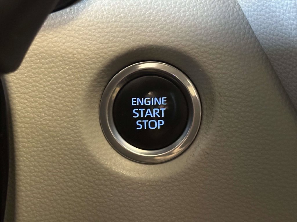 Used 2022 Toyota Corolla LE w/ LE Convenience Package FWD image 26