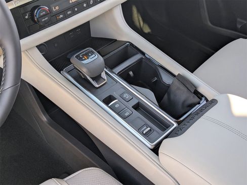 New 2026 Nissan Pathfinder SL image 18