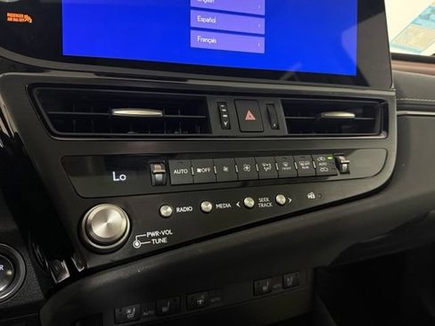 Used 2025 Lexus ES 300h w/ Premium Package FWD image 28
