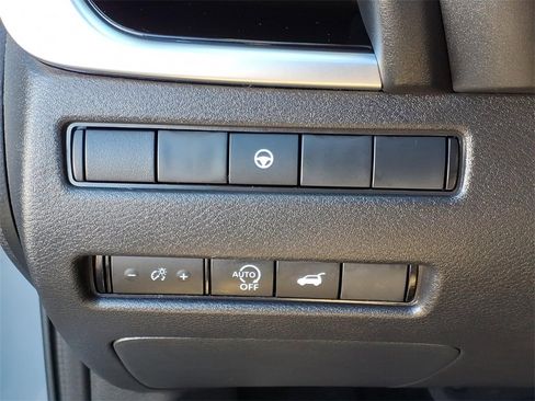 Certified 2023 Nissan Rogue SL w/ SL Premium Package image 17