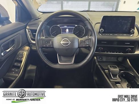Used 2025 Nissan Rogue SV AWD/4WD image 14