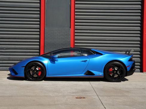 Used 2021 Lamborghini Huracan EVO RWD image 12