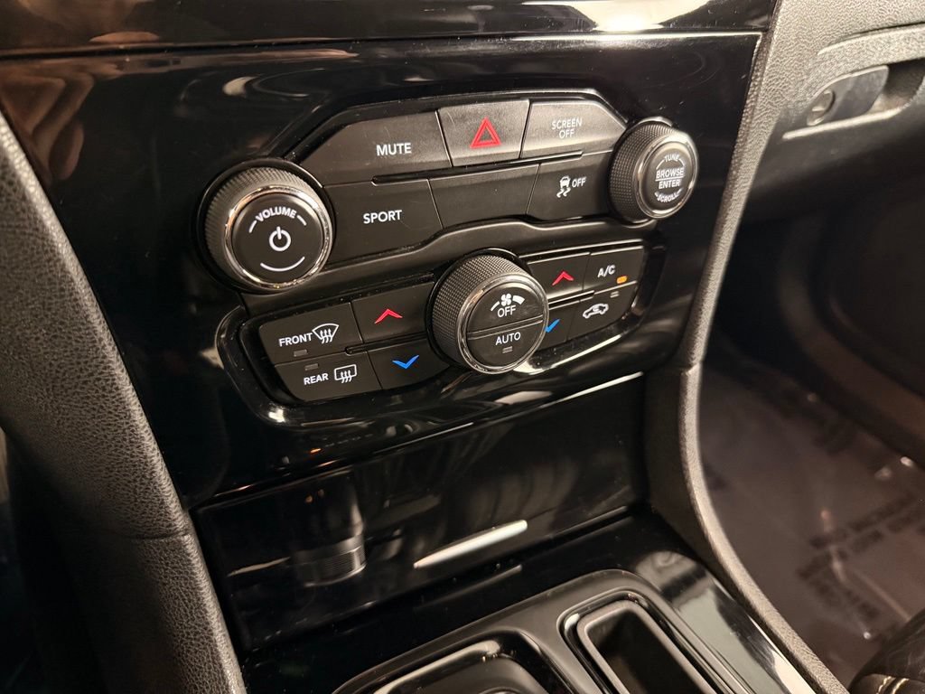 Used 2019 Chrysler 300 S AWD/4WD image 41