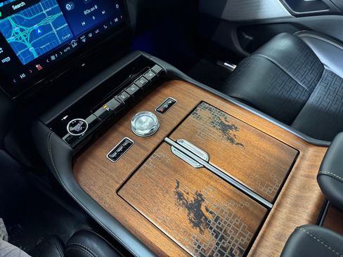 New 2025 Lincoln Navigator L Black Label image 31