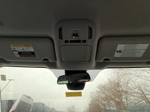 Used 2024 Toyota Highlander Limited image 24