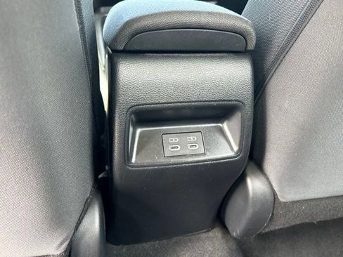 Used 2023 Toyota Corolla LE FWD image 40