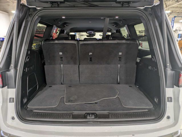 Used 2022 Jeep Wagoneer Series II AWD/4WD image 12