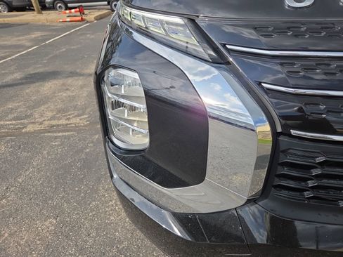 Used 2024 Mitsubishi Outlander ES image 5