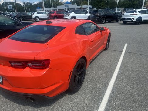 Used 2020 Chevrolet Camaro LT RWD image 15
