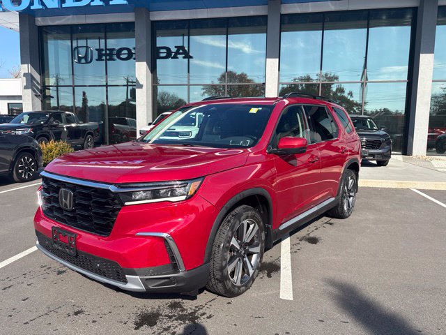 Used 2023 Honda Pilot Touring image 2
