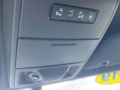 Used 2019 Dodge Grand Caravan GT image 17