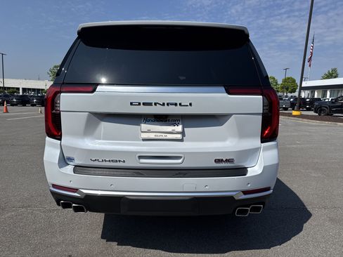 Used 2026 GMC Yukon XL Denali w/ Denali Reserve Package AWD/4WD image 9