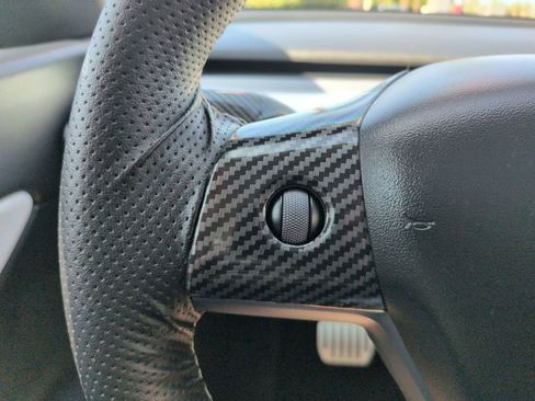 Used 2022 Tesla Model Y Performance image 19