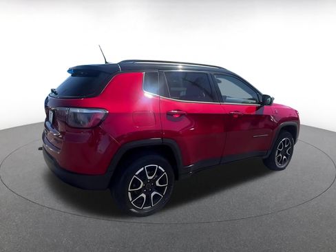Used 2025 Jeep Compass Trailhawk AWD/4WD image 14