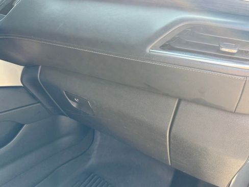 Used 2022 Chevrolet Suburban LT RWD image 40